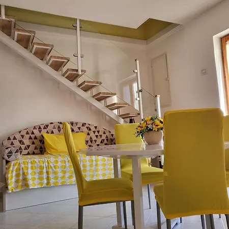 M&m House-appartamento Sul Mare Санта-Мария-ди-Кастеллабате